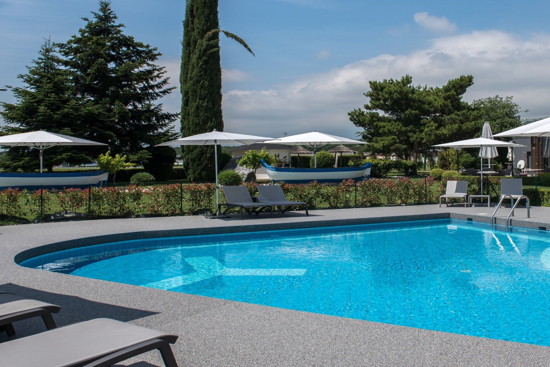 Everness hotel et resort piscine