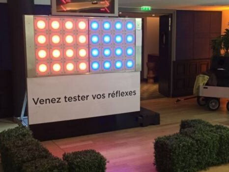 Jeu de réflexes sur mur Digi-Sports pouvant opposer 2 joueurs simultanément