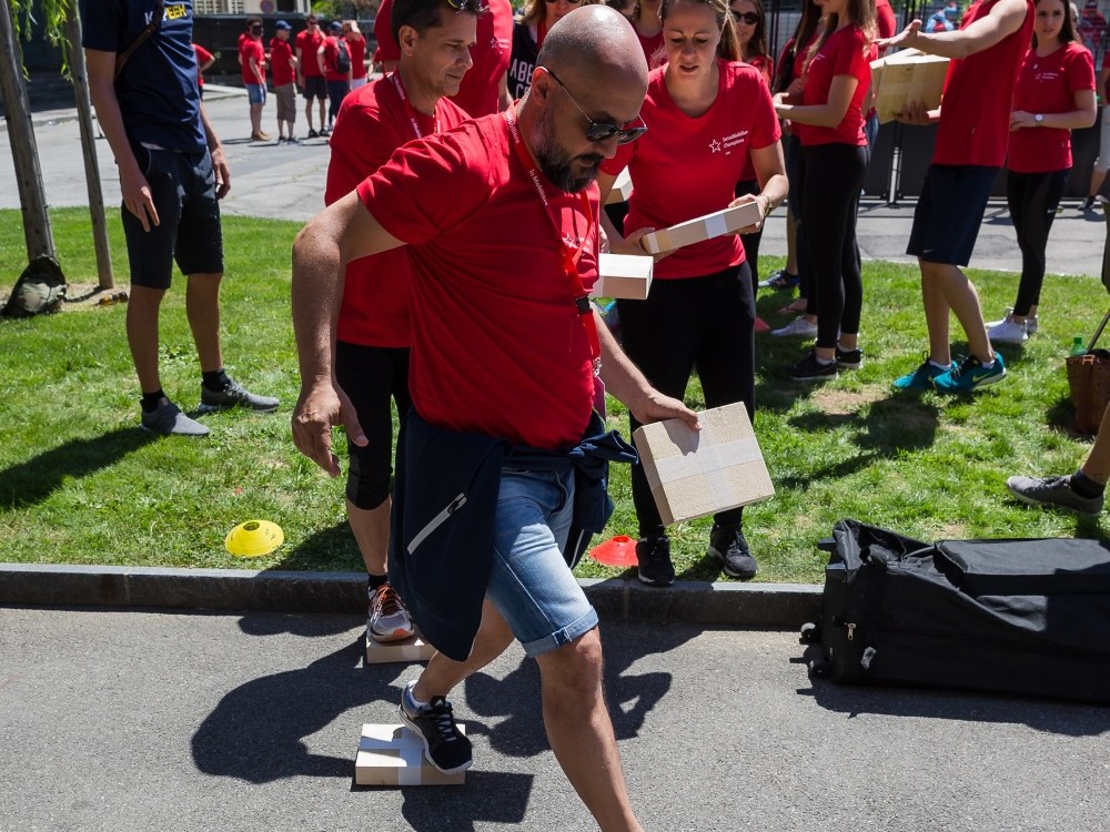 Jeu le chemin de bois, team building, équipe rouge