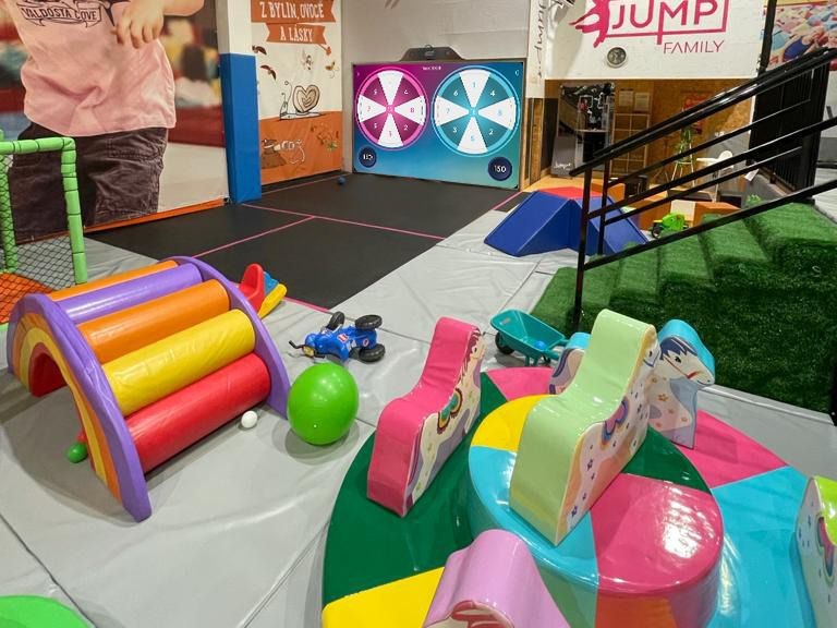 Installation mur multiball en centre de loisir