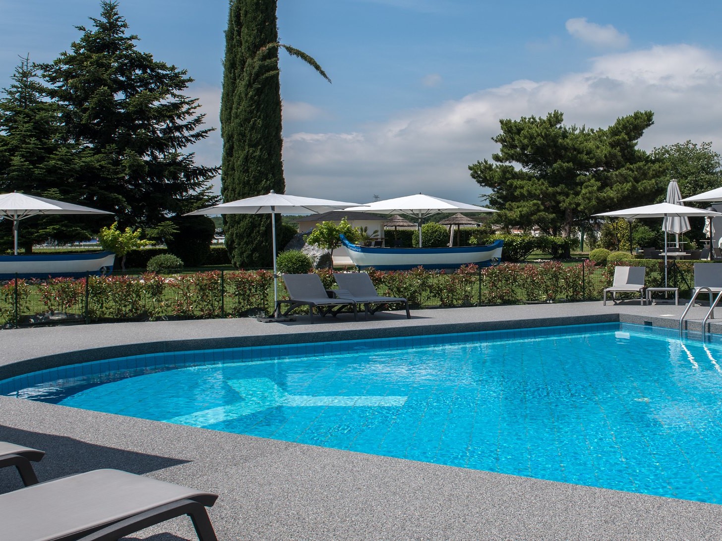 Everness hotel et resort piscine