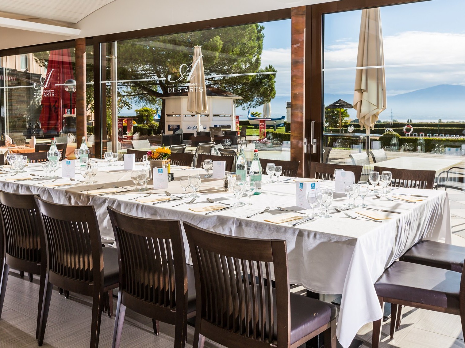 Everness hotel et resort table groupe