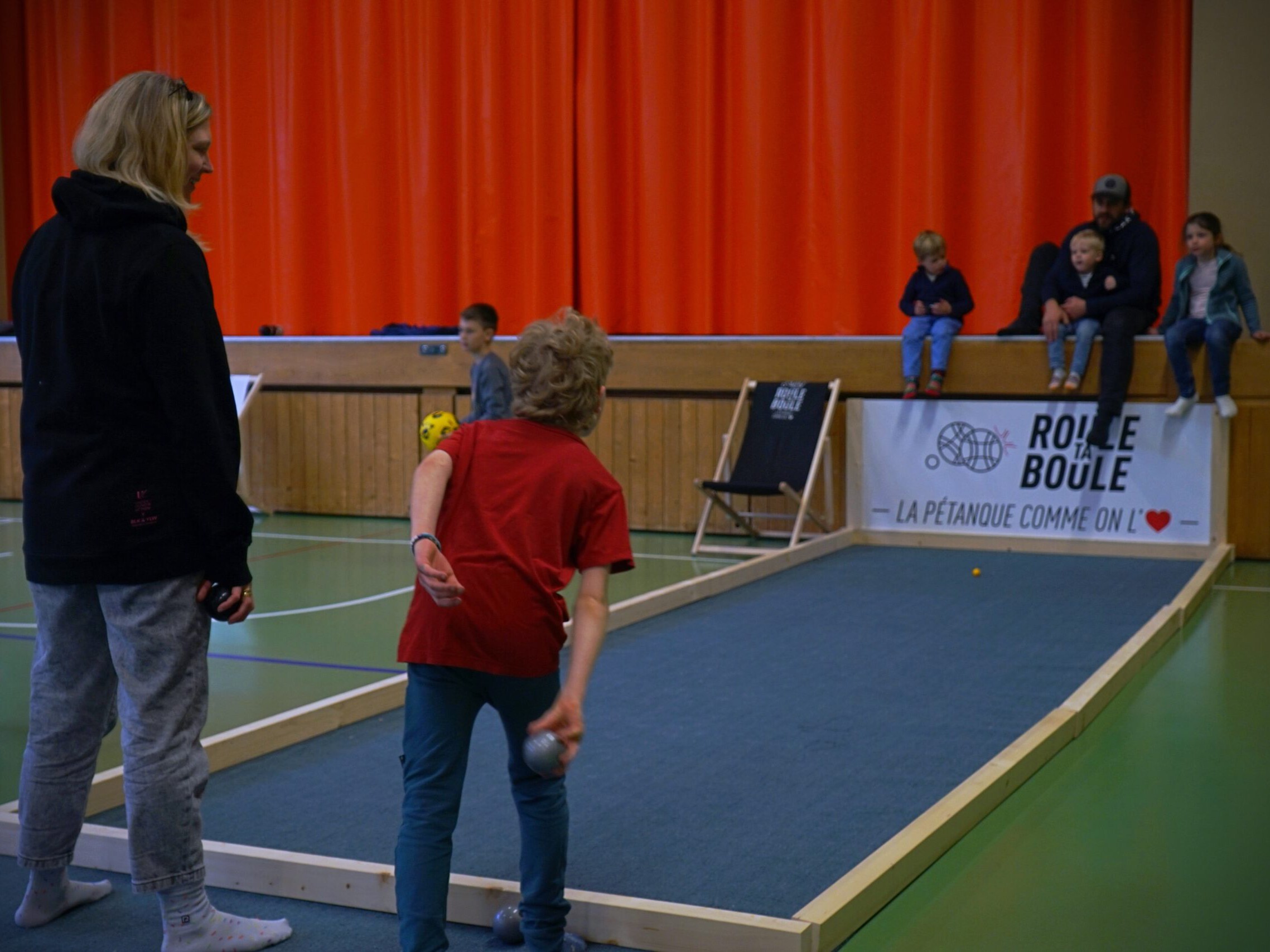 Roule ta boule pétanque mobile indoor